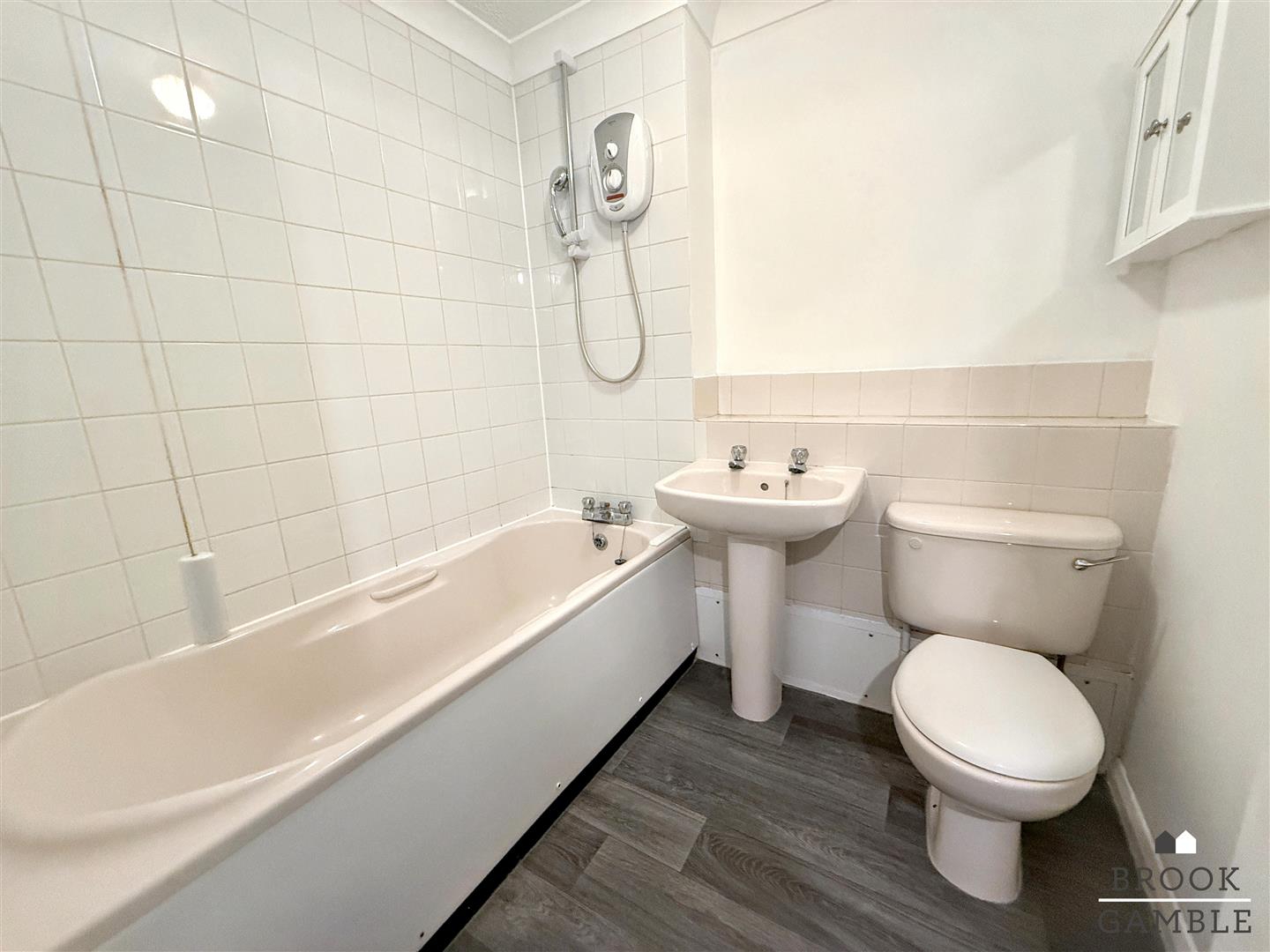 1 Bedroom Apartment. Snowdon Close in Eastbourne,  8